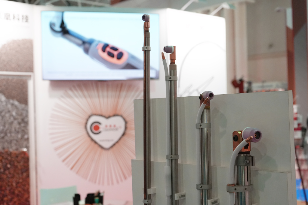 Горелки для наплавки на внутренней поверхности трубы.JPG